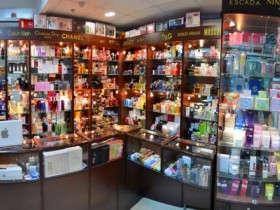 парфюмерия и косметика в магазине  "100 Ароматов"